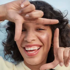 Plein Éclat Foundation 10H* Rosy 050 10 Plein Éclat Foundation 10H* Rosy 050 -The Beauty Box medias 1029