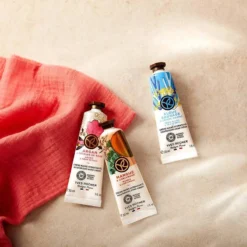 Argan & Rose Petals Moisturizing Hand Cream -The Beauty Box medias 2